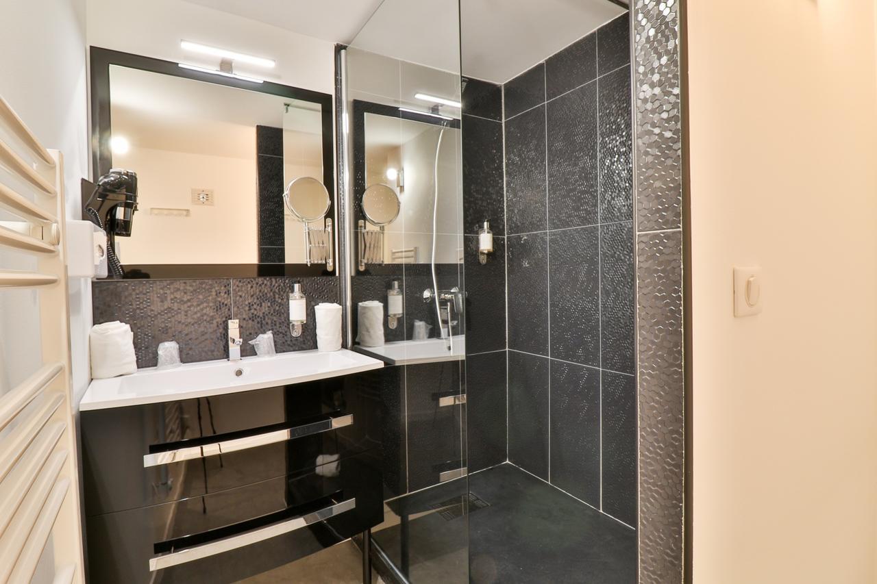 Double or Twin Room with Terrace